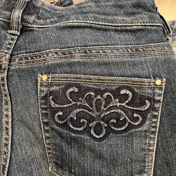 Capris - Picture 5 of 6